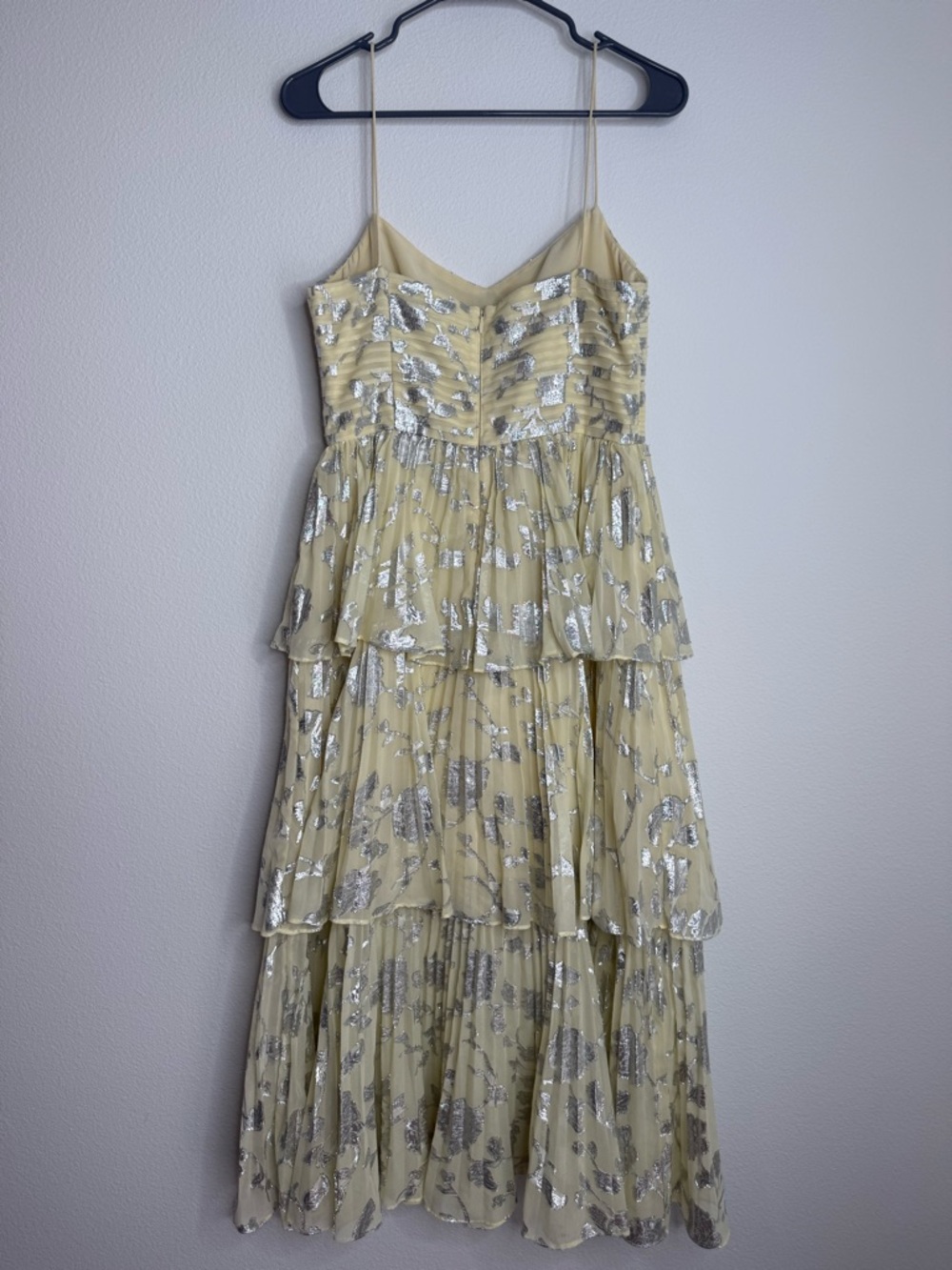 Self-Portrait Yellow Metallic
Jacquard Tiered Midi Dress Sz 8 - Picture 9 of 16